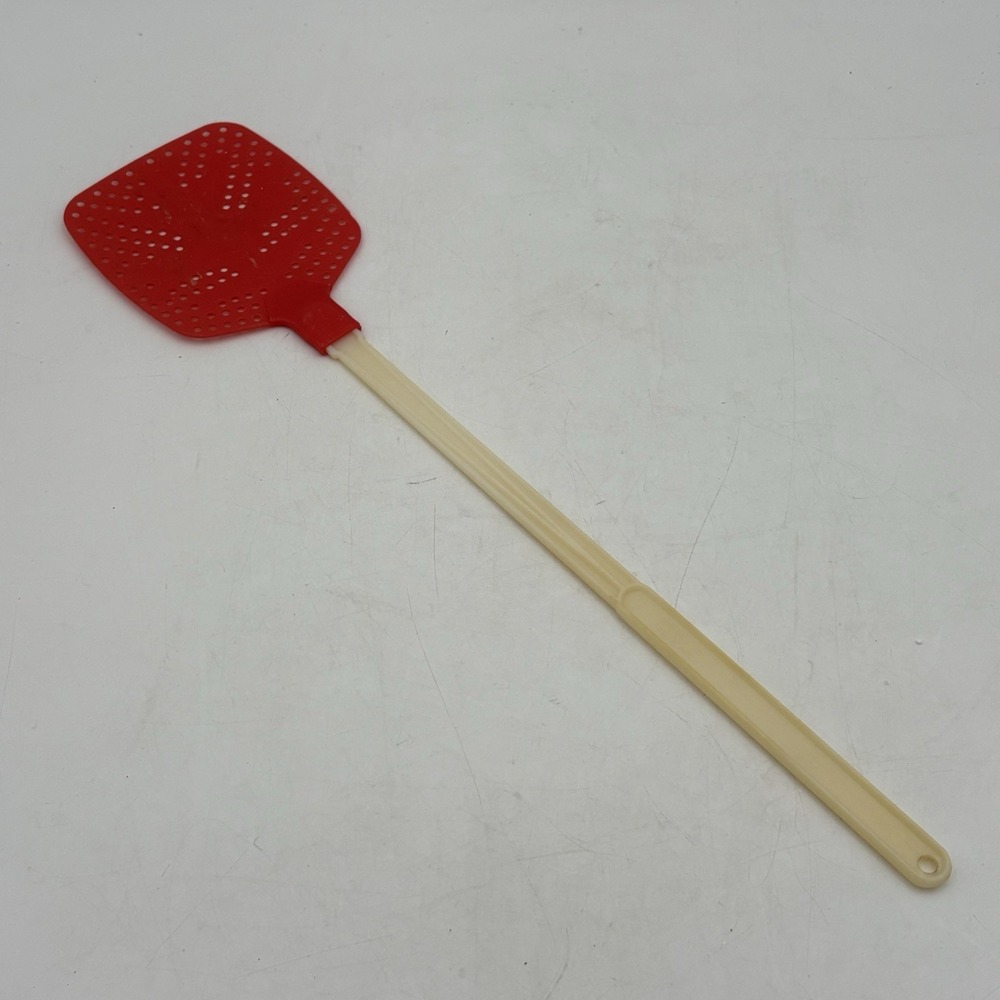 Vintage Red Plastic Flyswatter USA‎ Opti-Mold Solon Ohio